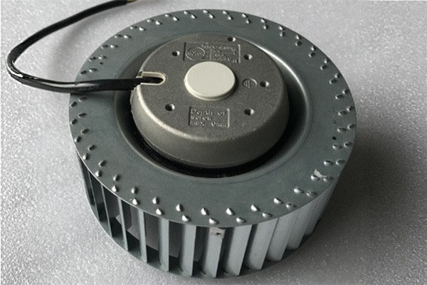 新風(fēng)系統(tǒng)風(fēng)機(jī)選型的五大關(guān)鍵參數(shù)：風(fēng)量、風(fēng)壓、效率、噪音、尺寸